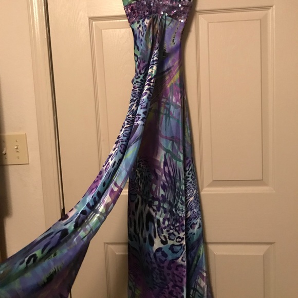 Formal/Prom Dress - Picture 2 of 5
